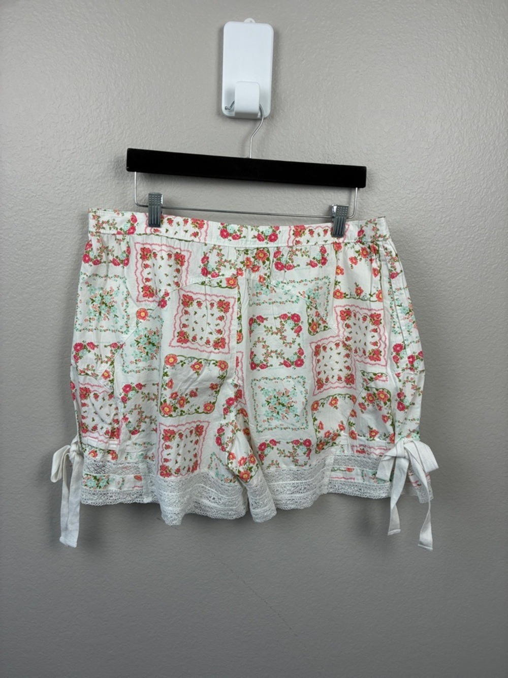 Free People White Floral High-Waist Lace Trim Shorts - Picture 9 of 9
